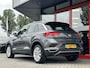 Volkswagen T-Roc 1.0 TSI Style | Adaptieve Cruise Control | Navigatie | Achteruitrijcamera | Climate Control | Bluetooth | Lichtmetalen Velgen | Metallic Lak |