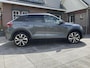 Volkswagen T-Roc 1.5 TSI DSG R-LINE EDITION , PANORAMADAK , BLACK STYLE , SIDE ASSIST , ACC, LANE ASSIST , KEYLESS ENTRY , IQ-LIGHT , LED , COCKPIT PRO , STUUR EN STOEL VERWARMING , APPEL CARPLY , PRIVACY GLASS , LAVASTONE INTERIEUR , CLIMA , ACHTERK