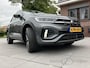 Volkswagen T-Roc 1.5 TSI DSG R-LINE EDITION , PANORAMADAK , BLACK STYLE , SIDE ASSIST , ACC, LANE ASSIST , KEYLESS ENTRY , IQ-LIGHT , LED , COCKPIT PRO , STUUR EN STOEL VERWARMING , APPEL CARPLY , PRIVACY GLASS , LAVASTONE INTERIEUR , CLIMA , ACHTERK