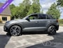 Volkswagen T-Roc 1.5 TSI DSG R-LINE EDITION , PANORAMADAK , BLACK STYLE , SIDE ASSIST , ACC, LANE ASSIST , KEYLESS ENTRY , IQ-LIGHT , LED , COCKPIT PRO , STUUR EN STOEL VERWARMING , APPEL CARPLY , PRIVACY GLASS , LAVASTONE INTERIEUR , CLIMA , ACHTERK