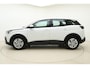 Peugeot 3008 1.2 PureTech Active | Trekhaak | Cruise control | Airco | Navigatie | Parkeersensoren | Climate control | Hill-hold | Stuurbediening | 17" inch lichtmetalen velgen |