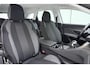 Peugeot 3008 1.2 PureTech Active | Trekhaak | Cruise control | Airco | Navigatie | Parkeersensoren | Climate control | Hill-hold | Stuurbediening | 17" inch lichtmetalen velgen |