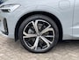Volvo XC60 2.0 T8 Plug-in hybrid AWD Ultra Dark | Luchtvering, Trekhaak, 360° Camera, PANO, 21 inch velgen, Lift modus, zeer luxe!
