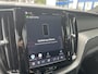 Volvo XC60 2.0 T8 Plug-in hybrid AWD Ultra Dark | Luchtvering, Trekhaak, 360° Camera, PANO, 21 inch velgen, Lift modus, zeer luxe!
