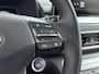 Hyundai Kona Electric EV Comfort Smart 39 kWh | Navigatie & Carplay | Camera | Dodehoek waarschuwing | Stoel verwarming | Warmte pomp |