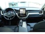 Volvo XC60 T6 Plug-in hybrid AWD Plus Dark | Trekhaak | Panoramadak | Head up display | 360 graden camera | Verwarmbare voorstoelen stuurwiel en achterbank | Premium audio by Harman Kardon