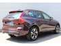 Volvo XC60 T6 Plug-in hybrid AWD Plus Dark | Trekhaak | Panoramadak | Head up display | 360 graden camera | Verwarmbare voorstoelen stuurwiel en achterbank | Premium audio by Harman Kardon