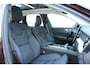 Volvo XC60 T6 Plug-in hybrid AWD Plus Dark | Trekhaak | Panoramadak | Head up display | 360 graden camera | Verwarmbare voorstoelen stuurwiel en achterbank | Premium audio by Harman Kardon