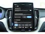Volvo XC60 T6 Plug-in hybrid AWD Plus Dark | Trekhaak | Panoramadak | Head up display | 360 graden camera | Verwarmbare voorstoelen stuurwiel en achterbank | Premium audio by Harman Kardon