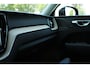 Volvo XC60 T6 Plug-in hybrid AWD Plus Dark | Trekhaak | Panoramadak | Head up display | 360 graden camera | Verwarmbare voorstoelen stuurwiel en achterbank | Premium audio by Harman Kardon