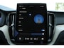 Volvo XC60 T6 Plug-in hybrid AWD Plus Dark | Trekhaak | Panoramadak | Head up display | 360 graden camera | Verwarmbare voorstoelen stuurwiel en achterbank | Premium audio by Harman Kardon