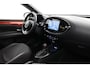 Toyota Aygo X 1.0 VVT-i S-CVT Envy | Apple Carplay / Android Auto | Stoelverwarming | LED | Keyless | Adaptive Cruise | Clima | Parkeersensoren voor/achter | Camera | 18 inch