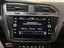 Volkswagen Tiguan 1.5 TSI R-Line Business+ LED Camera Stoelverwarming Trekhaak Virtual Cockpit