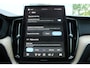 Volvo XC60 T6 Plug-in hybrid AWD Plus Dark | Trekhaak | 360 graden camera | Head-up display | Verwarmbare voorstoelen en stuurwiel | Premium audio by Harman Kardon |