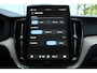 Volvo XC60 T6 Plug-in hybrid AWD Plus Dark | Trekhaak | 360 graden camera | Head-up display | Verwarmbare voorstoelen en stuurwiel | Premium audio by Harman Kardon |