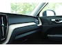Volvo XC60 T6 Plug-in hybrid AWD Plus Dark | Trekhaak | 360 graden camera | Head-up display | Verwarmbare voorstoelen en stuurwiel | Premium audio by Harman Kardon |