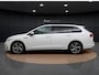 Volkswagen Golf Variant 1.5 eTSI R-Line | Trekhaak | Camera | Side Assist | ACC | Stuur-/Stoelverwarming | Sportstoelen | Spiegelpakket | 17'' |