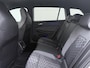 Volkswagen Golf Variant 1.5 eTSI R-Line | Trekhaak | Camera | Side Assist | ACC | Stuur-/Stoelverwarming | Sportstoelen | Spiegelpakket | 17'' |
