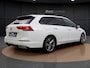 Volkswagen Golf Variant 1.5 eTSI R-Line | Trekhaak | Camera | Side Assist | ACC | Stuur-/Stoelverwarming | Sportstoelen | Spiegelpakket | 17'' |