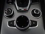 Alfa Romeo Giulia 2.0 T GME AWD Competizione Q4 280pk Leder | Memory | Leder | Memory | Leder dashboard | Stuur/stoel verwarming | Matrix koplampen | Harman / Kardon | Dodehoek detectie | Park assist | Camera | Climate control | Virtual dashboard |