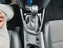 Toyota Yaris Cross 1.5 Hybrid Adventure NAVI STOEL/STUURVERW PARK-SENSOREN BLIND-SPOT DRAADLOOS-LADEN ELEK-ACHTERKLEP APPLE/ANDROID BLUETOOTH CAMERA DAB+
