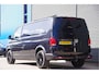 Volkswagen Transporter 2.0 TDI L2 3-ZITS, 150PK AUT. LED, 2X SCHUIFDEUR, TREKHAAK, STANDKACHEL, STOELVERWARMING, CAMERA, ADAPT. CRUISE, AIRCO, DUBBELE SCHUIFDEUR, 2 SCHUIFDEUREN, SCHUIFDEUR LINKS