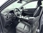 Hyundai Kona Electric EV Premium 64 kWh | Camera | Warmtepomp | Navi & Carplay/Android | Clima | Stoelverkoeling & Stoel stuur verwarming |