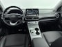 Hyundai Kona Electric EV Premium 64 kWh | Camera | Warmtepomp | Navi & Carplay/Android | Clima | Stoelverkoeling & Stoel stuur verwarming |