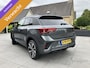 Volkswagen T-Roc 1.5 TSI DSG R-LINE EDITION , PANO , BLACK STYLE , KEYLESS , IQ-LIGHT , LED , STUUR EN STOEL VERWARMING , APPEL CARPLAY / ANDROID , ADAPTIVE CRUISE , SIDE ASSIST ,