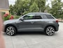 Volkswagen T-Roc 1.5 TSI DSG R-LINE EDITION , PANO , BLACK STYLE , KEYLESS , IQ-LIGHT , LED , STUUR EN STOEL VERWARMING , APPEL CARPLAY / ANDROID , ADAPTIVE CRUISE , SIDE ASSIST ,