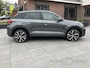 Volkswagen T-Roc 1.5 TSI DSG R-LINE EDITION , PANO , BLACK STYLE , KEYLESS , IQ-LIGHT , LED , STUUR EN STOEL VERWARMING , APPEL CARPLAY / ANDROID , ADAPTIVE CRUISE , SIDE ASSIST ,