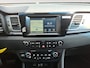 Kia Niro Hybrid 1.6 GDi First Edition achteruitrijcamera , navigatiesysteem full map , electronic climate controle , cruise , parkeersensor , lm velgen zwart .