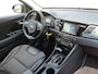 Kia Niro Hybrid 1.6 GDi First Edition achteruitrijcamera , navigatiesysteem full map , electronic climate controle , cruise , parkeersensor , lm velgen zwart .