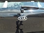 Kia Niro Hybrid 1.6 GDi First Edition achteruitrijcamera , navigatiesysteem full map , electronic climate controle , cruise , parkeersensor , lm velgen zwart .