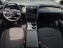 Hyundai Tucson 1.6 T-GDI PHEV Comfort Smart Sky 4WD / Fabrieksgarantie tot 02-2029 / Dealer onderhouden / Glazen schuif- en kanteldak / Stuur- & Stoelverwarming / Trekgewicht 1350 kg / Achteruitrijcamera / Apple Carplay Android Auto / Adaptief cruise control /