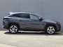 Hyundai Tucson 1.6 T-GDI PHEV Comfort Smart Sky 4WD / Fabrieksgarantie tot 02-2029 / Dealer onderhouden / Glazen schuif- en kanteldak / Stuur- & Stoelverwarming / Trekgewicht 1350 kg / Achteruitrijcamera / Apple Carplay Android Auto / Adaptief cruise control /