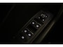 Volkswagen T-Roc R-Line Business 1.5 TSI 150pk DSG Automaat Achteruitrijcamera, Navigatie, Adaptive cruise control, Stoelverwarming, Parkeer assistent, Airco, DAB, Parkeersensoren, LED verlichting