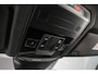 Volkswagen T-Roc R-Line Business 1.5 TSI 150pk DSG Automaat Achteruitrijcamera, Navigatie, Adaptive cruise control, Stoelverwarming, Parkeer assistent, Airco, DAB, Parkeersensoren, LED verlichting
