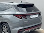 Hyundai Tucson 1.6 T-GDI PHEV N Line 4WD / Fabrieksgarantie tot 05-2027 / Afn. trekhaak 1.350 kg / Navigatie / Apple Carplay Android / Stuur- stoel- & achterbankverwarming / Stoelventilatie /