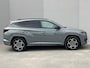Hyundai Tucson 1.6 T-GDI PHEV N Line 4WD / Fabrieksgarantie tot 05-2027 / Afn. trekhaak 1.350 kg / Navigatie / Apple Carplay Android / Stuur- stoel- & achterbankverwarming / Stoelventilatie /