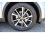 Toyota C-HR / C-HR+ 2.0 Plug-in Hybrid 220 Dynamic 1e Eigenaar | BTW | Fabrieks Garantie | Winterpakket | Camera | Navi | Carplay | ACC | Climate | Keyless | Bots | Full Led | PDC