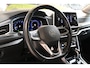 Volkswagen T-Roc 1.5 TSI 150pk Style | IQ. Light | ErgoActive | Trekhaak | Two-tone | 100% (Dealer) onderhouden label