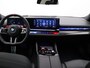 BMW M5 5-serie Touring Keramische remschijven, Panoramadak, Head-Up Display, Adaptieve Cruise Controle, Keyless, Side Assist, M-Drivers Pack, Bower&Wilkins Audio, Comfort Pack, Trekhaak, 21" LM Velgen