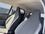 Toyota Aygo 1.0 VVT-i x-joy Apple Carplay en/of Android auto navigatie, 1e eign. Nieuw geleverd en dealeronderhouden, Climate control, Achteruitrijcamera, Privacy glass, LMV