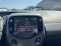 Toyota Aygo 1.0 VVT-i x-joy Apple Carplay en/of Android auto navigatie, 1e eign. Nieuw geleverd en dealeronderhouden, Climate control, Achteruitrijcamera, Privacy glass, LMV