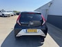 Toyota Aygo 1.0 VVT-i x-joy Apple Carplay en/of Android auto navigatie, 1e eign. Nieuw geleverd en dealeronderhouden, Climate control, Achteruitrijcamera, Privacy glass, LMV