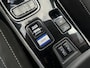 Mitsubishi Outlander 2.4 PHEV 4WD Pure+ 240PK!! // AFN. TREKHAAK // KEYLESS // CAMERA+SENSOREN // CLIMA // STOELVERWARMING // APPLE-ANDROID AUTO //