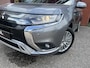 Mitsubishi Outlander 2.4 PHEV 4WD Pure+ 240PK!! // AFN. TREKHAAK // KEYLESS // CAMERA+SENSOREN // CLIMA // STOELVERWARMING // APPLE-ANDROID AUTO //