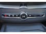 Volvo XC60 T6 Recharge AWD Core Bright - Panorama/schuifdak - IntelliSafe Assist & Surround - 360º Camera - Harman/Kardon audio - Verwarmde voorstoelen, stuur & achterbank - Parkeersensoren voor & achter - Elektr. bedienb. voorstoelen met geheugen - Draadloze tel. lader - Extra getint glas - Inklapbare trekhaak - 18' LMV
