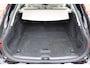 Volvo V90 B4 198PK Momentum Business | Adapt. Cruise | Trekhaak | Draadloze telefoonlader | Verw. Stoel & Stuurwiel | Leder |